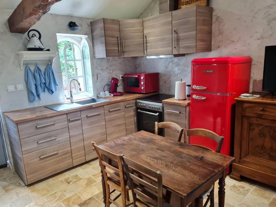 Petit Gite 18 Eme Tout Confort Saint-Germain-des-Fosses Luaran gambar